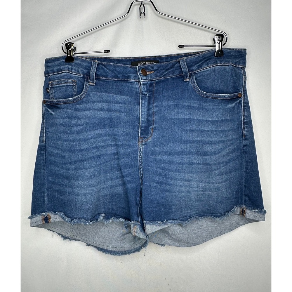 Judy Blue Womens 3XL Medium Wash Raw Hem Denim Shorts JB150038 High Rise Stretch